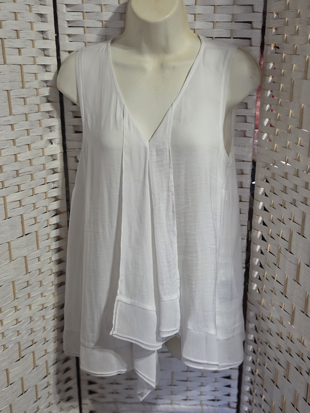 Simply Vera Vera Wang White Sleeveless V-Neck Draped Camisole